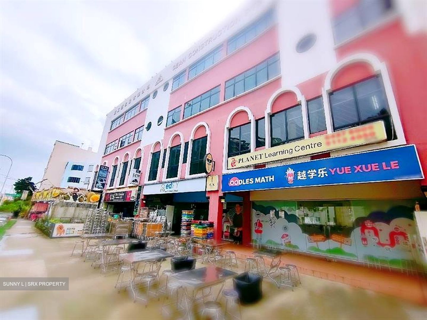 Upper Serangoon Road (D19), Shop House #611051421